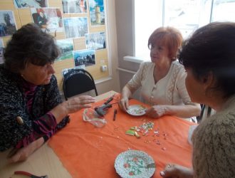 Изготовление мозаичной керамической тарелки