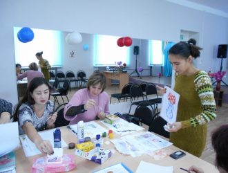 Мастер-класс «Рисование по пене для бритья»