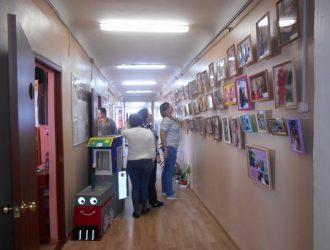 Экскурсия пенсионеров в выставочный зал МКЦ