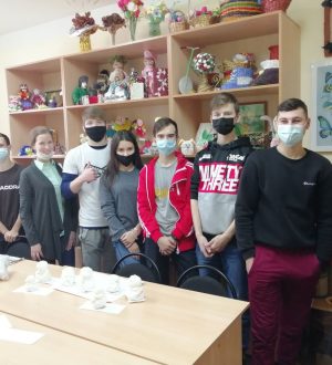 Новогодняя игрушка «Снеговик»