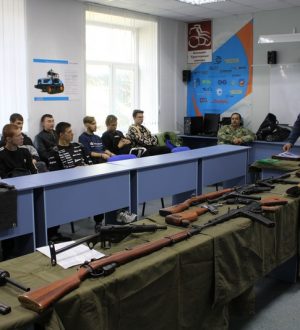 Выставка оружия времён Великой Отечественной войны и советского периода