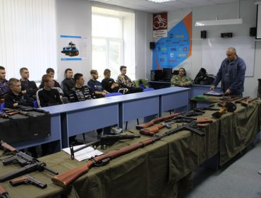 Выставка оружия времён Великой Отечественной войны и советского периода