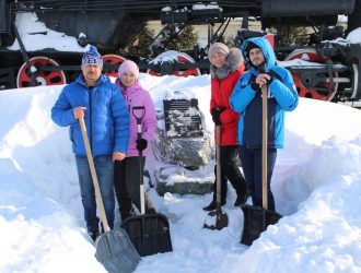 Субботник по борьбе со снегом