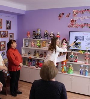 «В стране удивительных кукол»