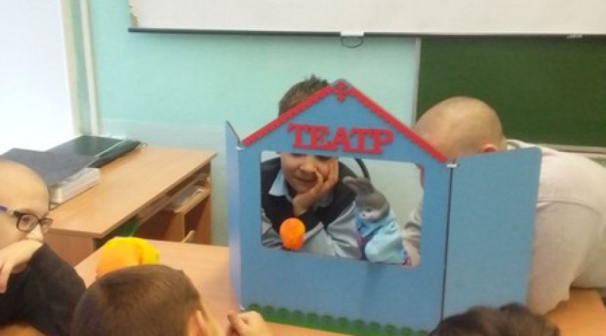 «Колобок»: кукольный театр